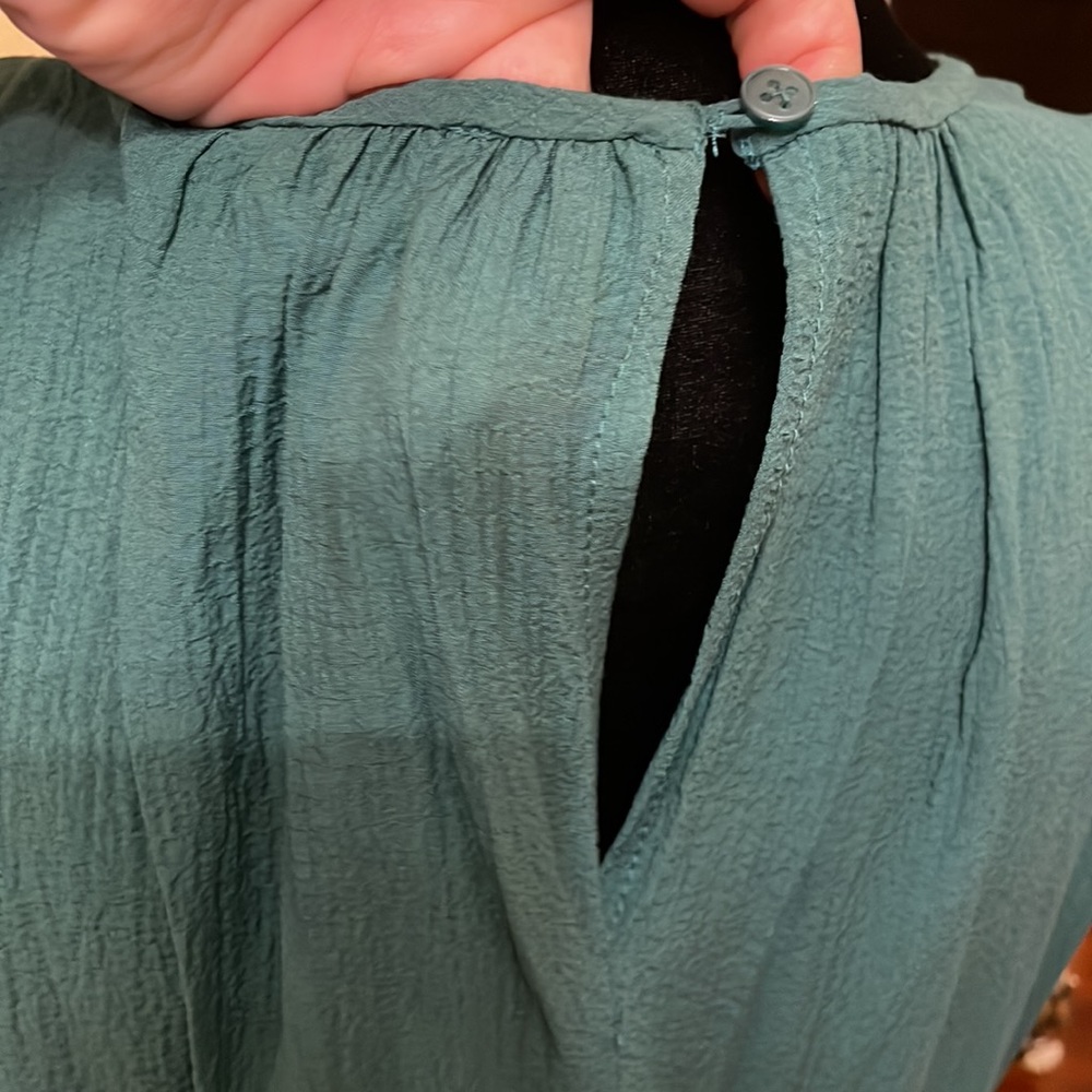CALVIN KLEIN tiered
Crinkle Gauze Ruffle Dress - Picture 10 of 12